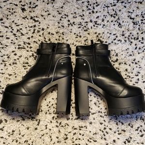Pleather Zip Up Chunky Platform Heel Booties/Boots